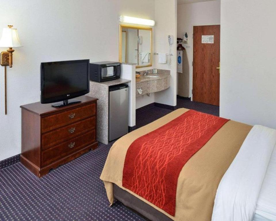 Comfort Inn & Suites Riverton Exterior photo