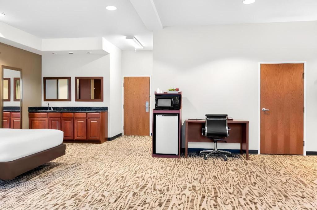 Comfort Inn & Suites Riverton Exterior photo